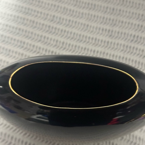 Otagiri Black Vase with Gold unicorn  Design - Picture 4 of 6